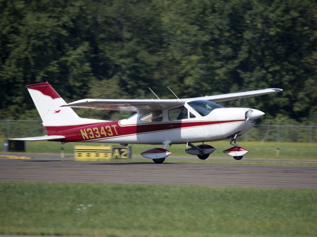 Cessna Cardinal (N3343T) - Take off runway 08.