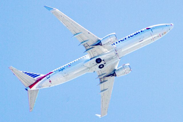 Boeing 737-800 (N338PK)