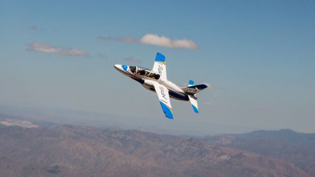 SINGAPORE S-211 (N211UT) - APS Photoshoot