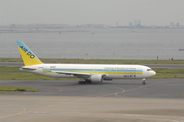 BOEING 767-300 (JA98AD) - Taxi at Haneda Intl Airport on 2007/10/6 Hakodate Title