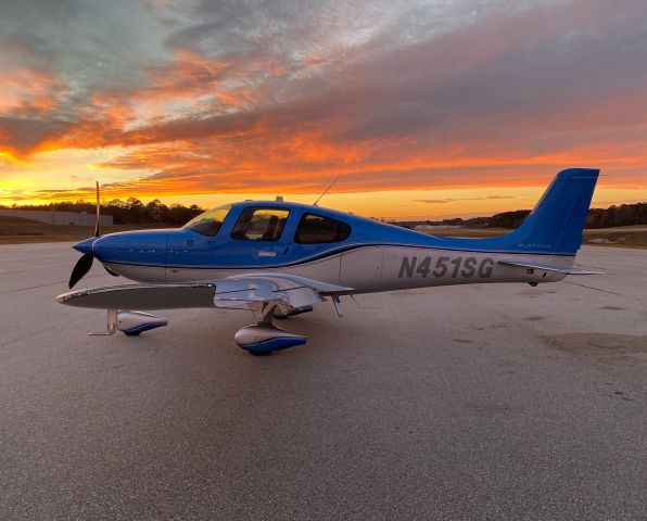 Cirrus SR22 Turbo (N451SG)