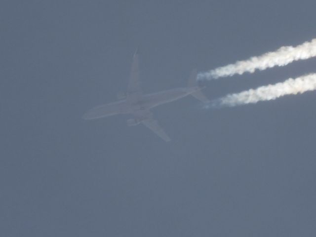 Embraer 175 (N145SY)
