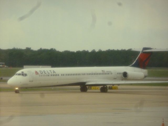 McDonnell Douglas MD-88 (DAL2399)