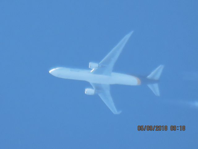 BOEING 767-300 (N358UP)