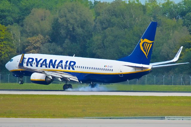 Boeing 737-700 (EI-DCI)