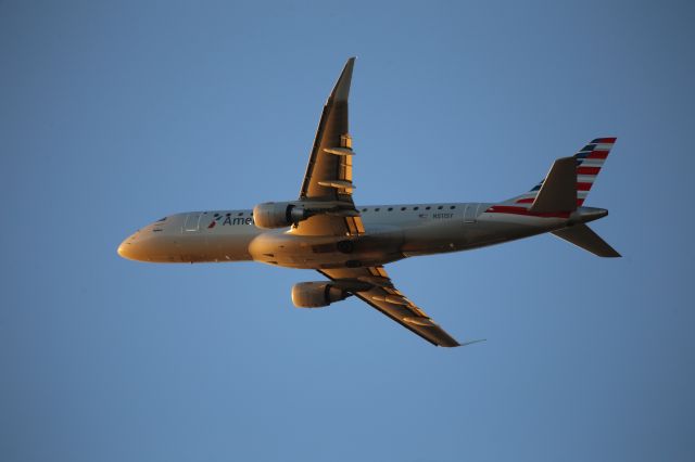 EMBRAER 175 (long wing) (N511SY)