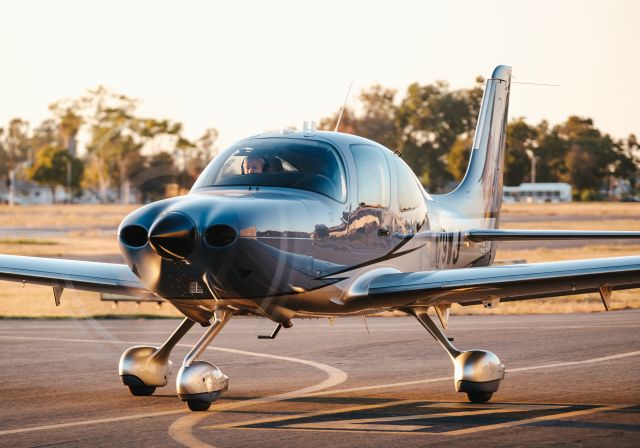 Cirrus SR22 Turbo (N79WJ)