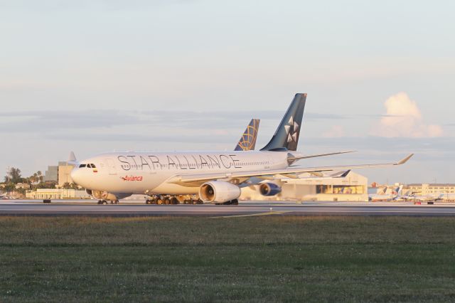 Airbus A330-300 (N280AV)