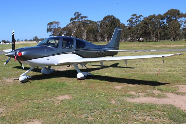 Cirrus SR-22 (VH-XVC)