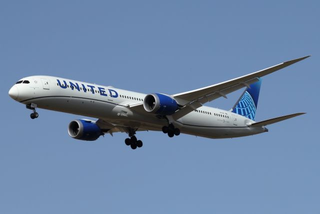 BOEING 787-10 Dreamliner (N17015) - 03/05/2025:br /The daily flight EWR > TLV, final to runway 12.