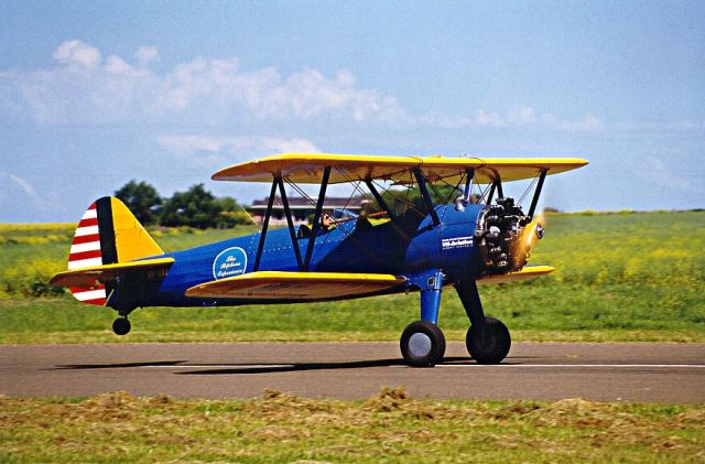 VH-LSL — - Stearman