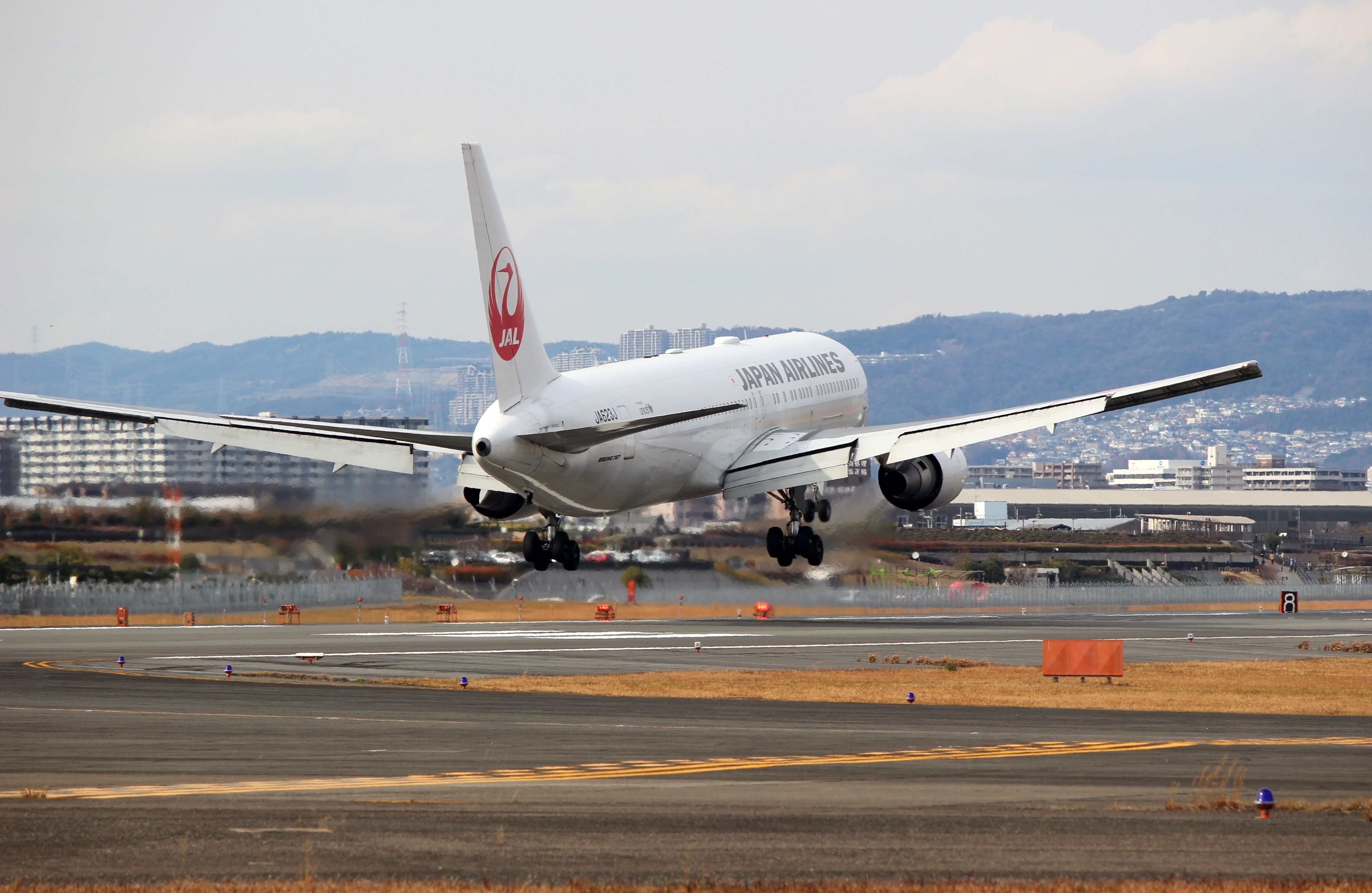 BOEING 767-300 (JA623J)