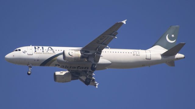 Airbus A320 (AP-BLC)