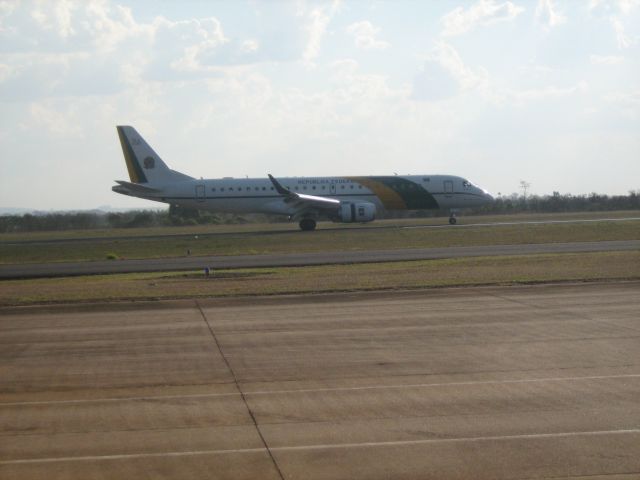 Embraer ERJ-190 (VAL22590) - aerointerior.blogspot.com