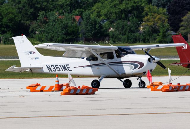 Cessna Skyhawk (N351ME)