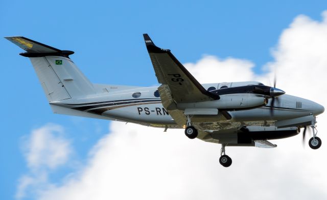 Beechcraft Super King Air 200 (PS-RNF)
