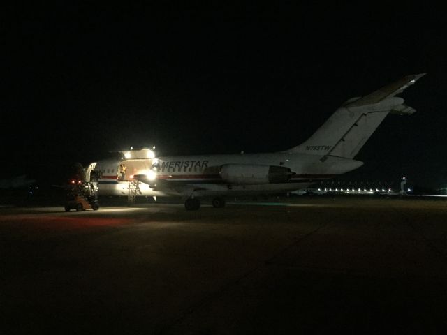 Douglas DC-9-10 (N785TW)