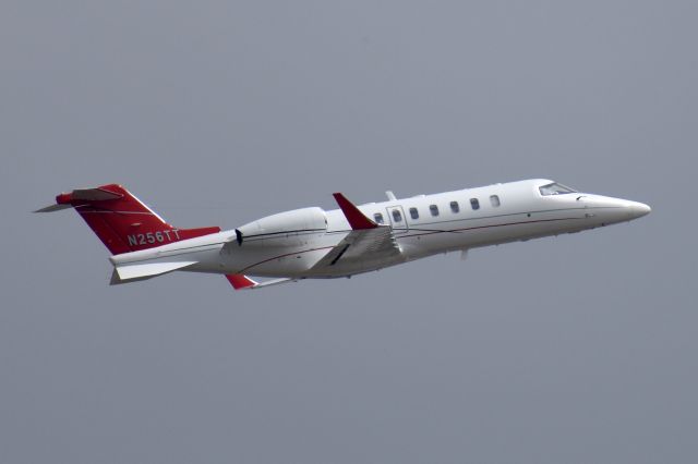 Learjet 45 (N256TT)