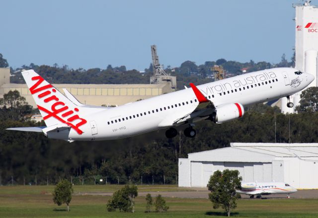 Boeing 737-700 (VH-YFG)