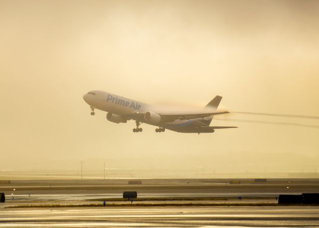 BOEING 767-300 (N1997A)