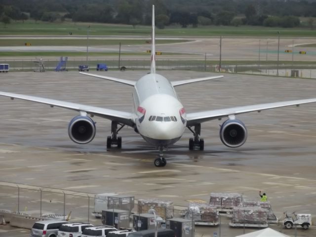 Boeing 777-200 (G-YMMH)