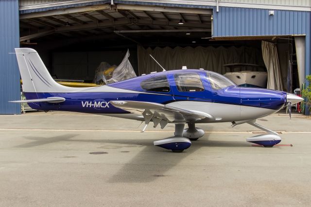 Cirrus SR-22 (VH-MCX)