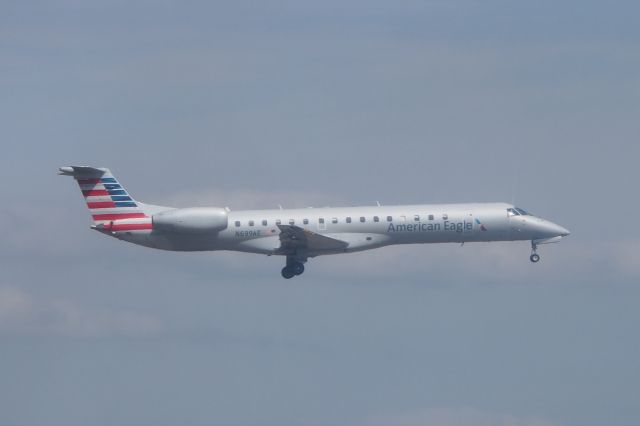 Embraer ERJ-145 (N699AE)