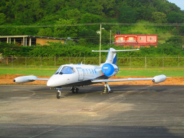 Learjet 35 (N880Z)