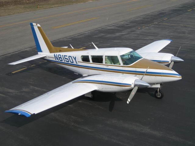 Piper PA-30 Twin Comanche (N8150Y)