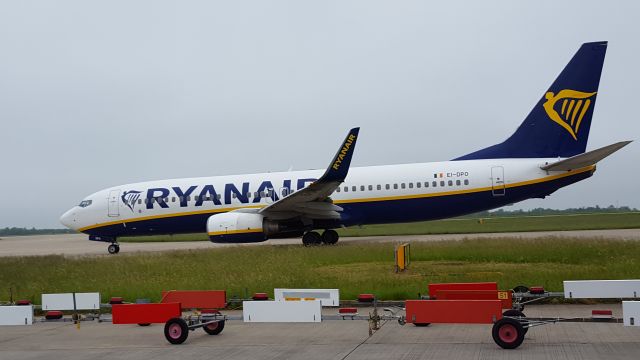 Boeing 737-700 (EI-DPO)
