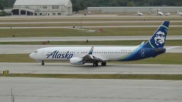 Boeing 737-900 (N309AS) - A 2001 Alaska 737-900 headed to Seattle from Omaha! Date - Sep 7, 2020br /br /You can this plane and many others in my new YouTube episode on my channel. My channel is called "Brennan's Flight Factor"br /br /https://www.youtube.com/watch?v=iZ_xKaVrNlw&t=1320s