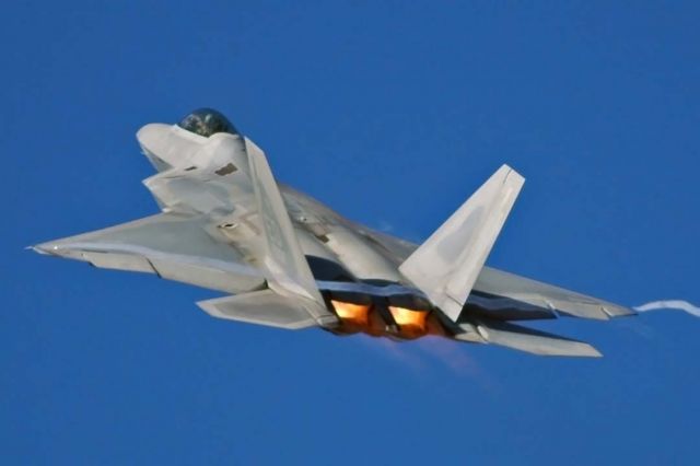 Lockheed F-22 Raptor (91-4006) - Lockheed-Martin F-22A Engineering, Manufacture Development Raptor 91-4006 of the 412th Test Wing at Edwards Air Force Base om October 21, 2005. 