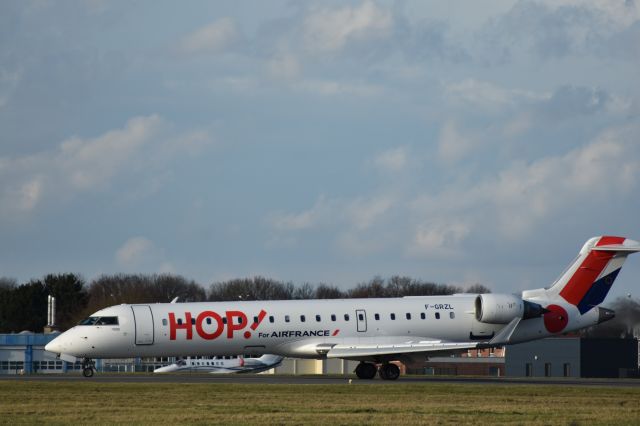 Canadair Regional Jet CRJ-700 (F-GRZL)