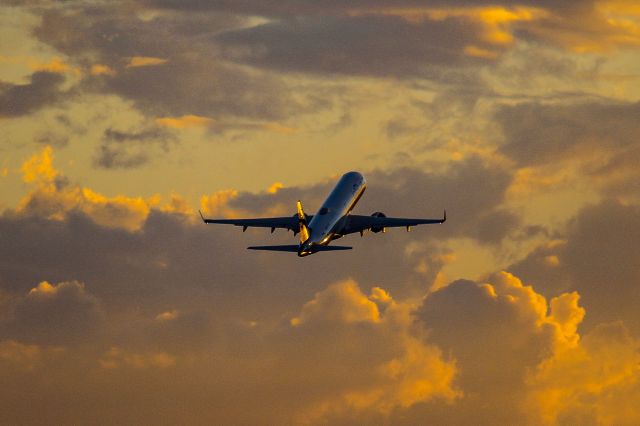 Embraer ERJ-190 (N216JB) - Many moons ago