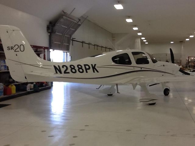 Cirrus SR-20 (N288PK)