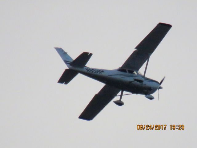 Cessna Skylane (N90HP)