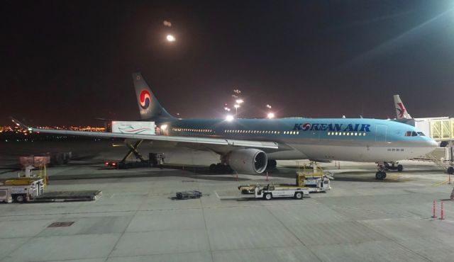 Airbus A330-200 — - Night time in Dubai