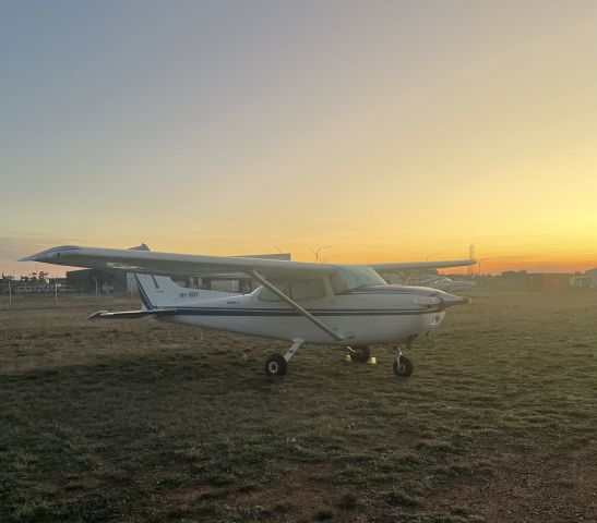 Cessna Skyhawk (VH-KDY)