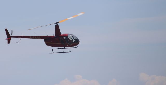 Robinson R-44 (C-FACC)