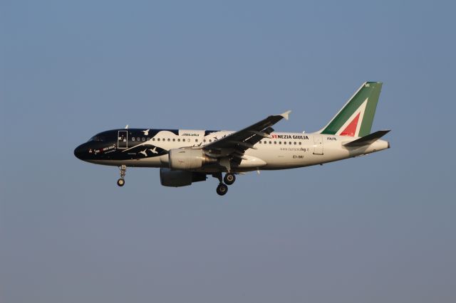 Airbus A319 (EI-IMI)