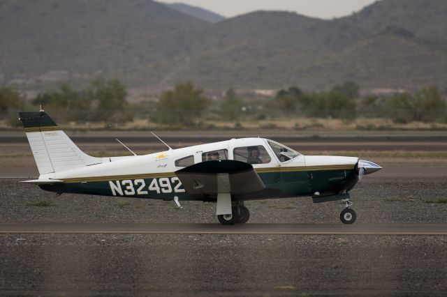 Piper Cherokee Arrow (N32492)