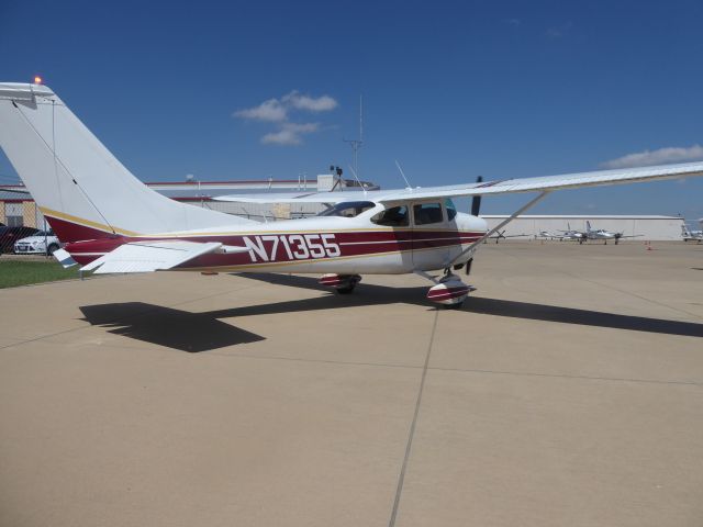 Cessna Skylane (N71355)