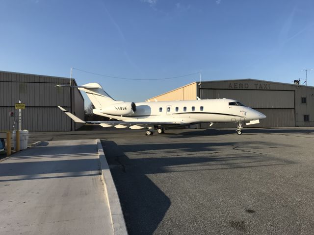 Canadair Challenger 350 (N49SK)