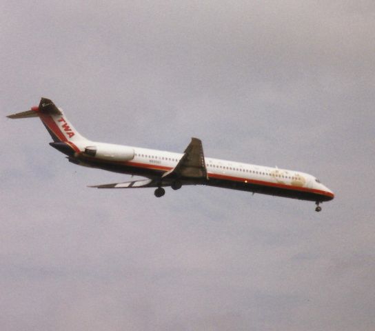 McDonnell Douglas MD-80 —