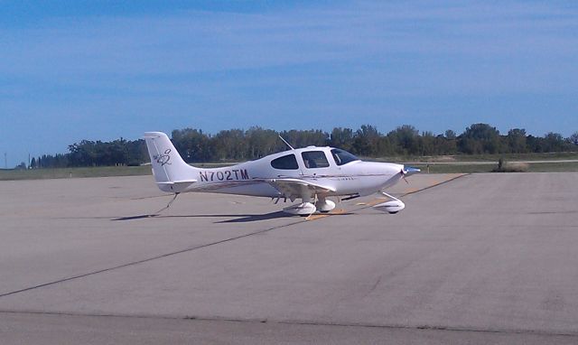 Cirrus SR-20 (N702TM)