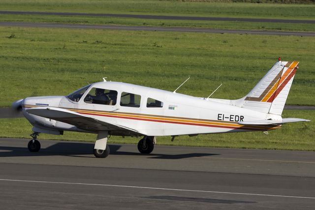 Piper Cherokee Arrow (EI-EDR)