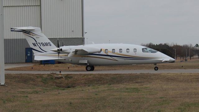 Piaggio P.180 Avanti (N179MS) - Full side view of a Piaggio P180 Avanti taxiing at Carl T. Jones Field, Huntsville International Airport, AL - December 26, 2016.