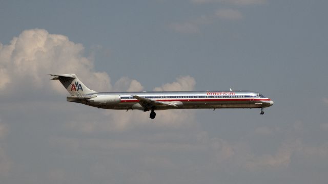 McDonnell Douglas MD-83 (N9626F) - Just two days before it's retired, this AA MD-80 arrives from KLBB (Lubbock)