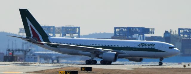 Airbus A330-200 —