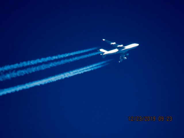 Boeing 747-400 (N401KZ)